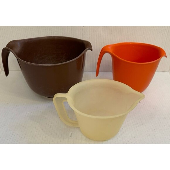 Vintage Rubbermaid 2661 + 2663 Orange Brown Handled Measuring Batter Bowl Cup - Picture 1 of 7